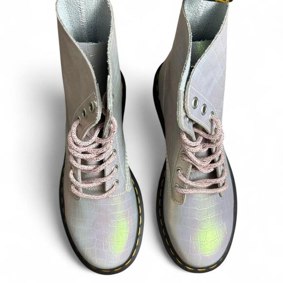 Nib Dr martens size 7 holographic silver pascal - Picture 2 of 8